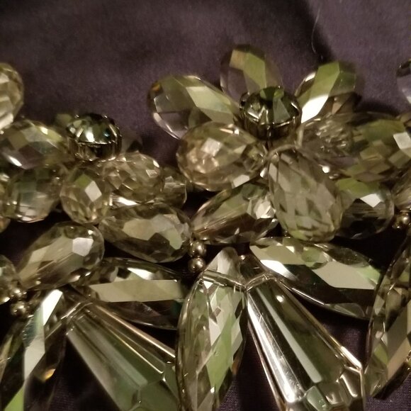 NWOT large grey crystal necklace - Picture 5 of 11